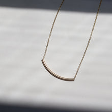 Load image into Gallery viewer, Curve Necklace
